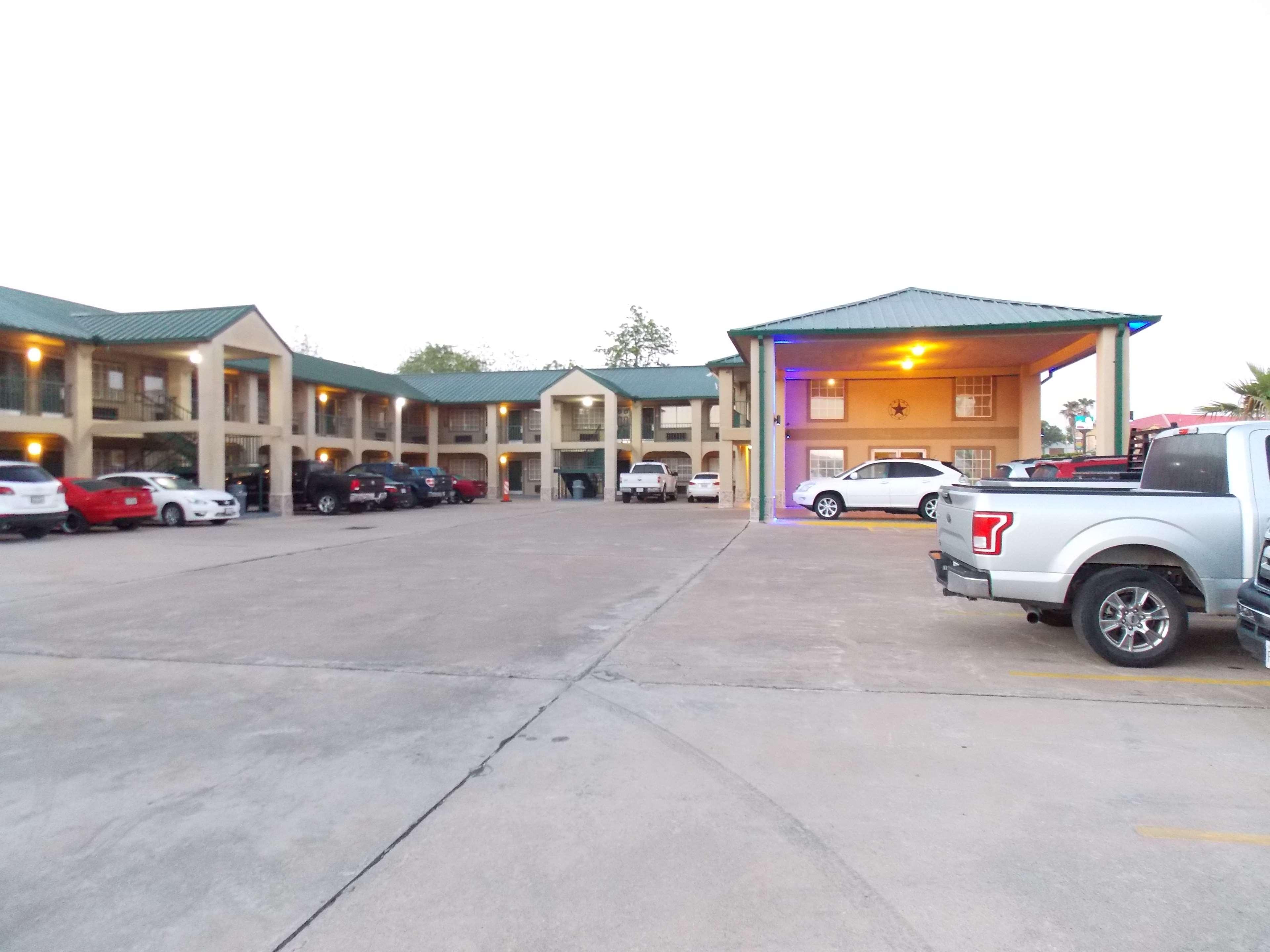 Best Western Executive Inn Hallettsville Ngoại thất bức ảnh
